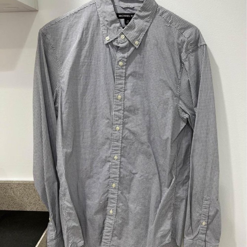 Men’s Michael Kors trim stretch dress shirt size medium